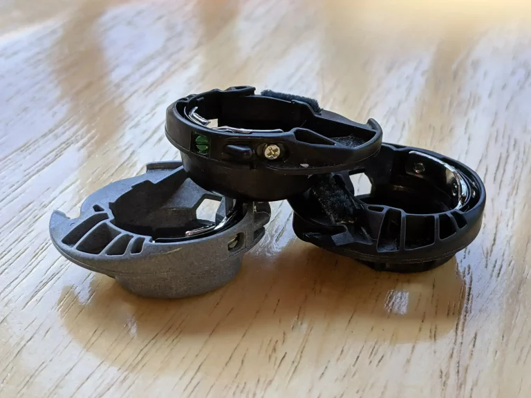 IDENTIFICATION OF A RIGHT SEWING BOBBIN CASE: 2 MAIN TYPES